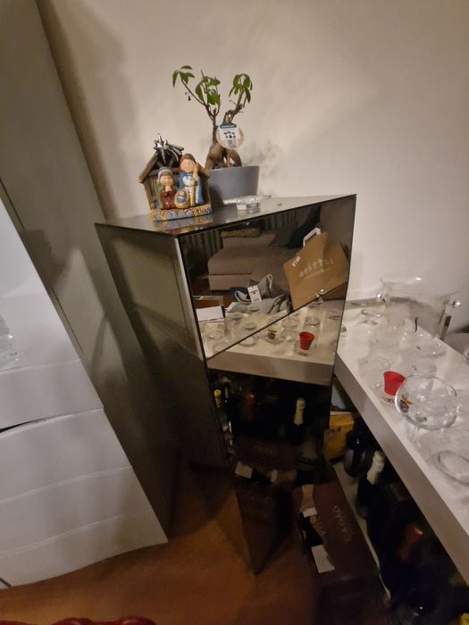 Duas colunas em vidro