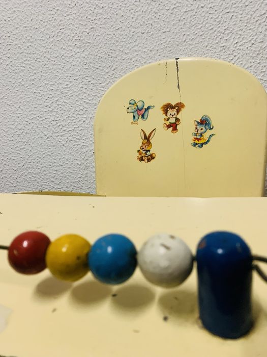 Cadeira de refeição criança vintage muito simpática
