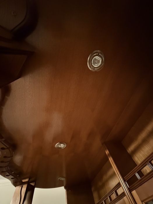 Bar em Madeira Maciça