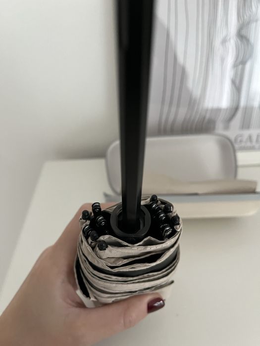 Guarda chuva / chapeu de chuva mini bege! NOVO