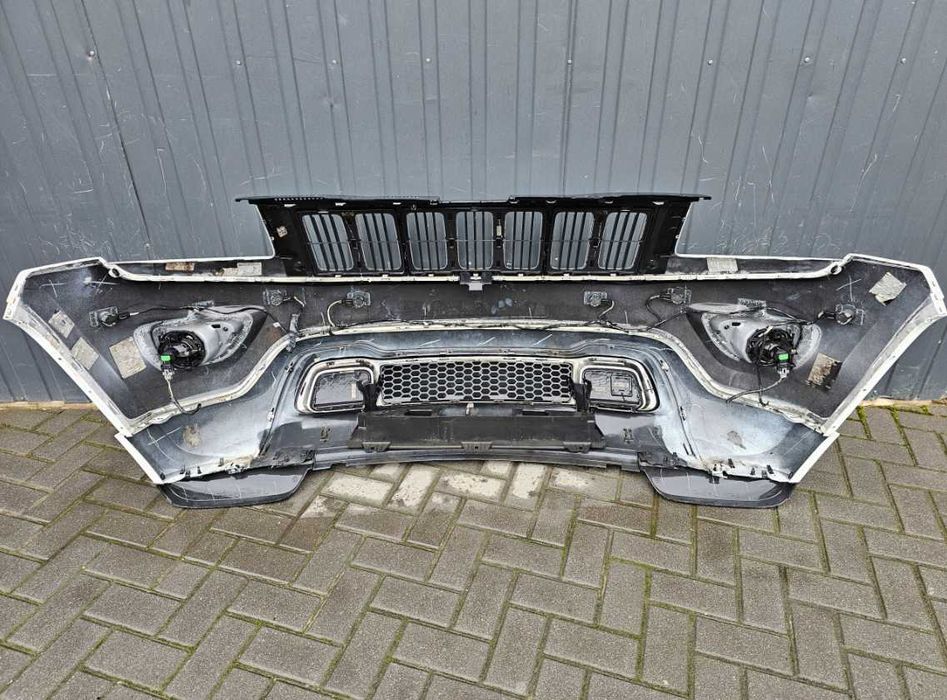 Jeep Grand Cherokee WK2 2013 - 2022 Бампер передній Дорестайл