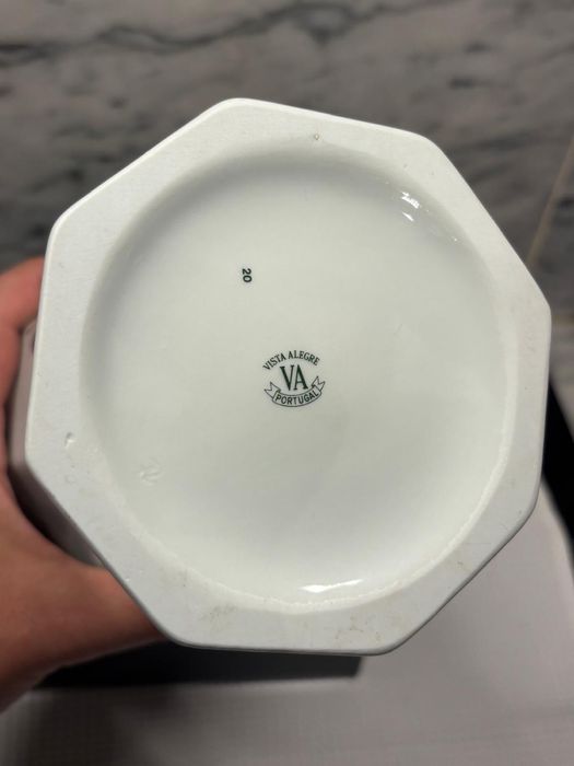 Jarra Vista Alegre – Decoração Tomé Magnólia