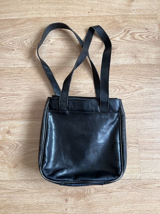 Mala de pele preta mulher