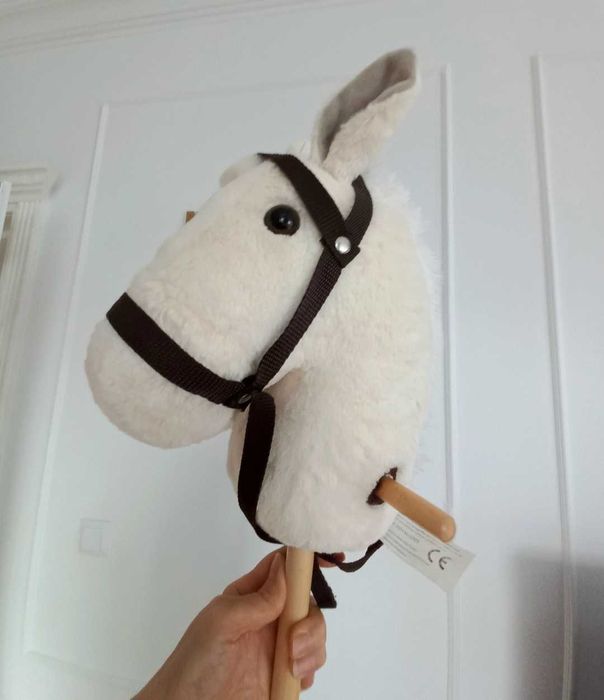 Koń hobby horse perlino + kantar