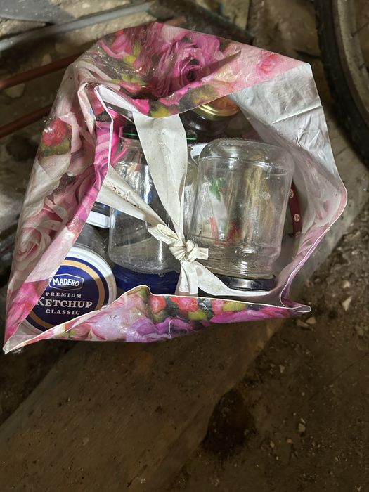 Віддам пакет банок