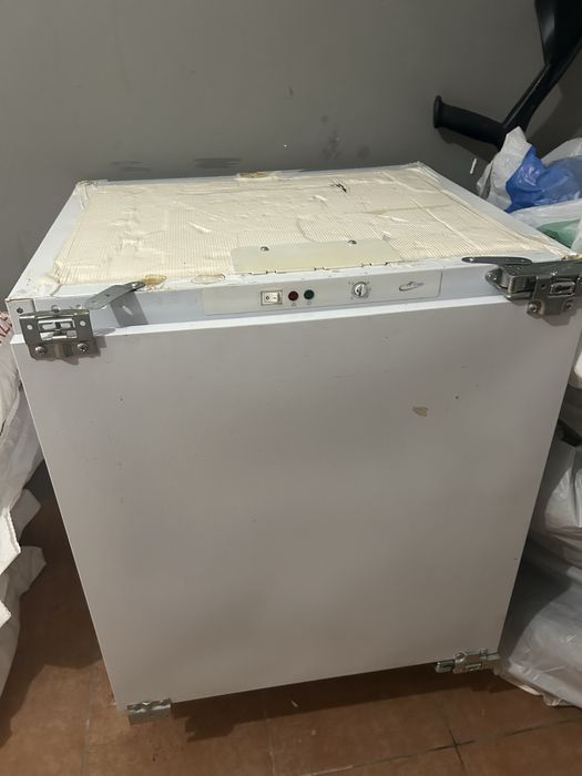 Zamrażarka Ariston pod zabudowe