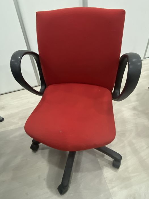 cadeira de escritorio e mesa  usadas