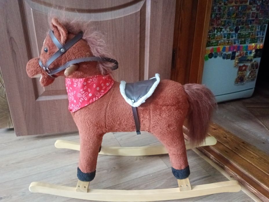Коник -гойдалка для діток