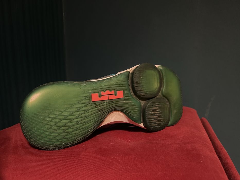 Nike lebron witness 4