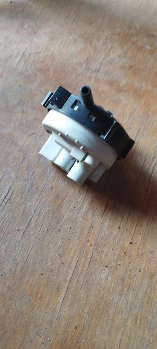 Продам пресостат до пральної машини