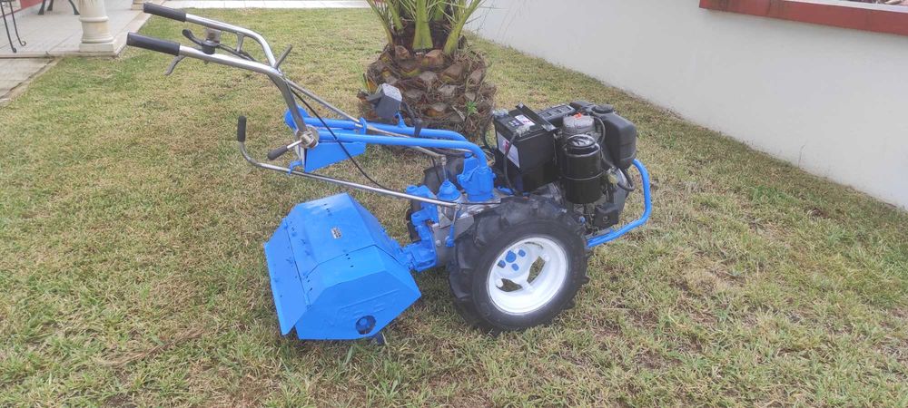 Motocultivador Nibbi 10cv com motor de arranque