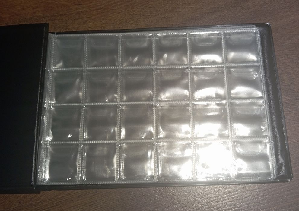 Альбом на 300 монет