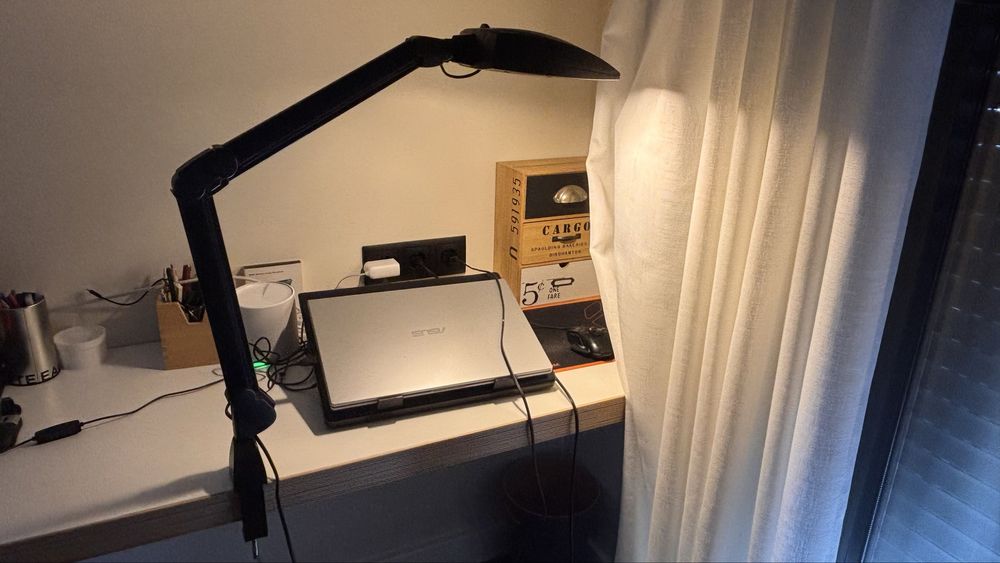 Candeeiro de secretaria