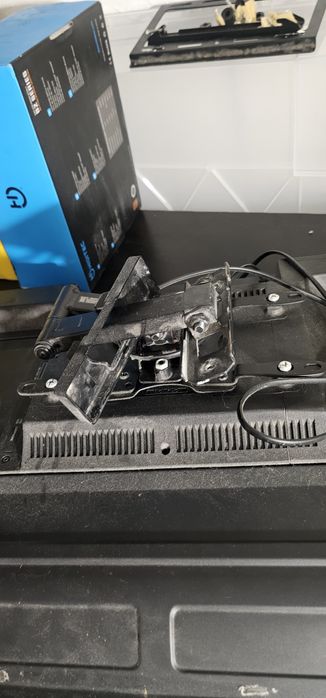 TV Crown 32" LED HD Ready - Suporte de Parede

+ Pés Originais