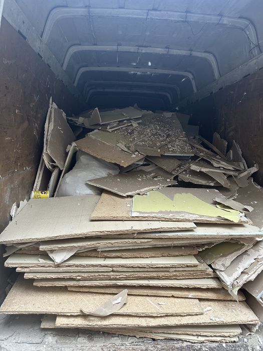 Вантажні перевезення доставка матеріалу вивіз сміття