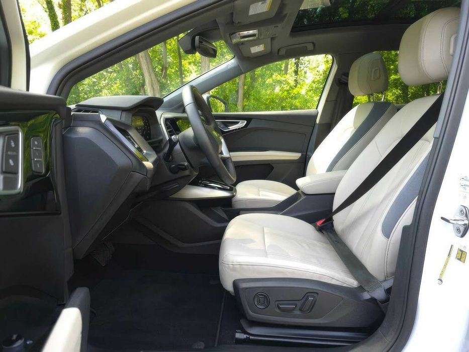 Audi Q4 e-tron quattro Premium 55      2024