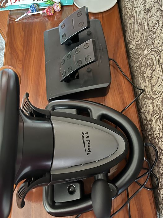 Ігровий руль , в використанні  був 2 рази