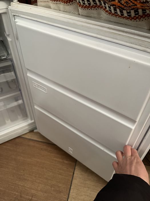 Lodowka Bauknecht  pod zabudowe ! Okazja