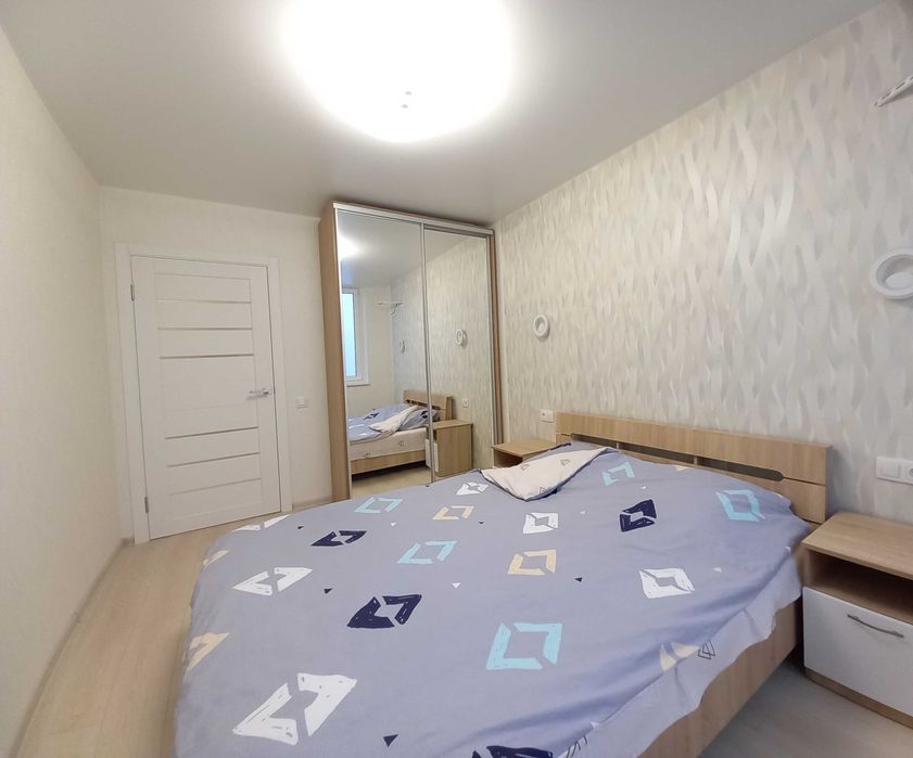 Атлант на Київській вул Симоненка сучасна квартира подобово погодинно