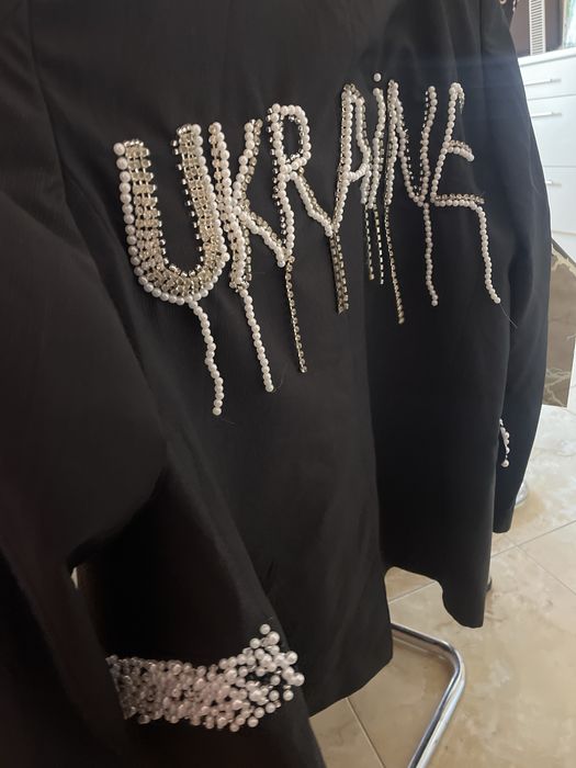 Піджак новий з вишивкою