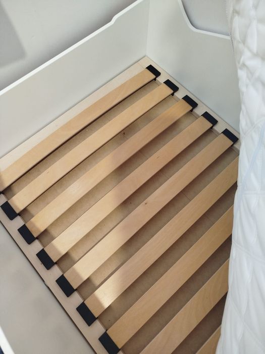 Łóżko dziecięce (auto)