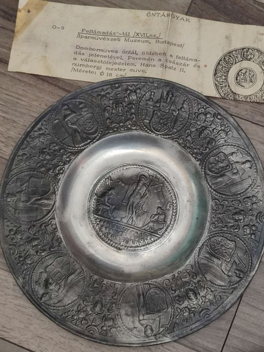 Велика олов'яна тарілка панно «Полювання на вепра»