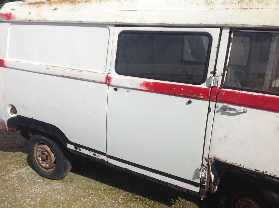 Carrinha Mercedes  Hanomag 206 d para restauro