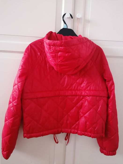 Czerwona kurtka wiosenna H&M