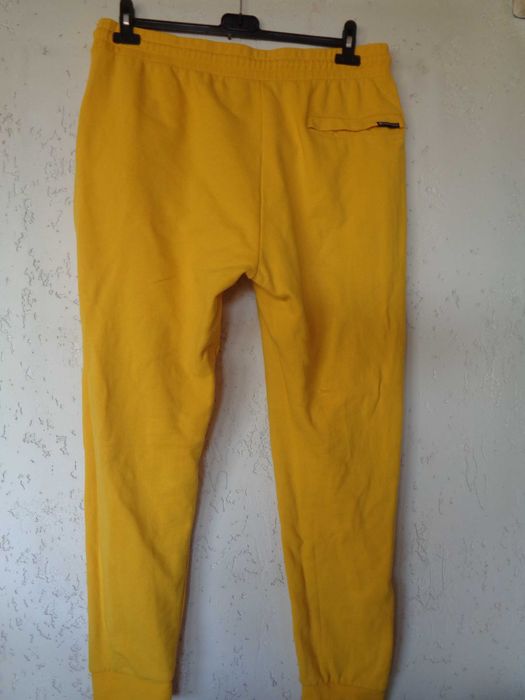 CROPP męskie spodnie dresowe L