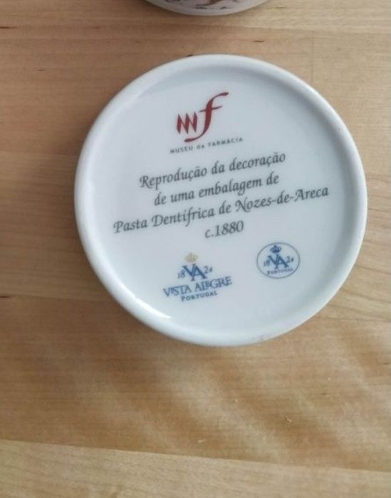 Caixa regaleira pasta dentifrícia creme beleza vista alegre