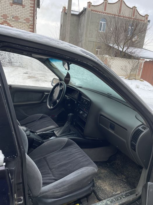 Срочно продаю нужны деньги , по вопросам лучше пишите, зимняя резина, есть нюансы там по кузову , не гнилая . Спереди зацепил чуть забор. Оформляется