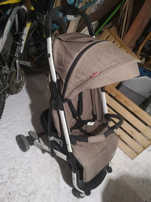 Wózek spacerowy carrello tanio mały po złożeniu lekki