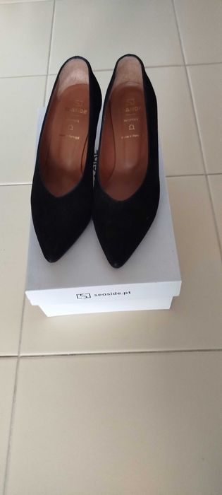 Sapatos senhora pretos em camurça NOVOS