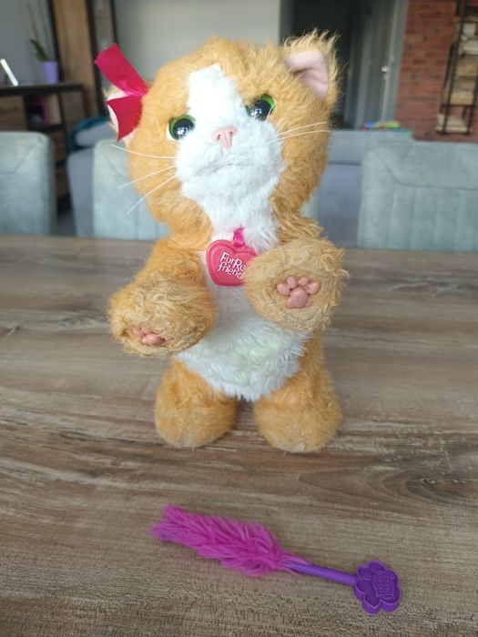 Interaktywny kotek Daisy z serii FurReal Friends firmy Hasbro