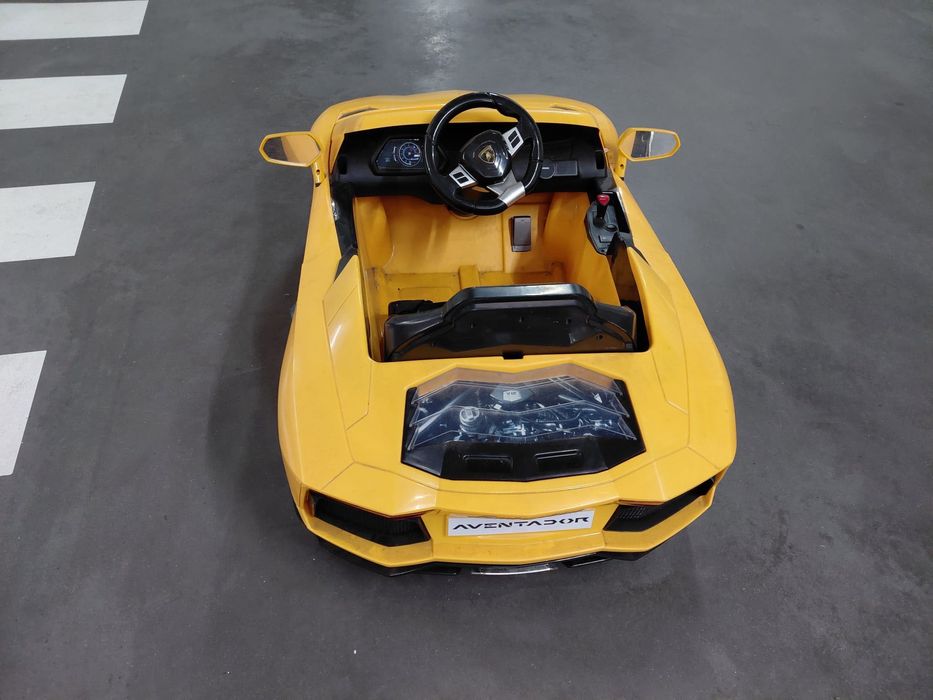 Carro elétrico para criança LAMBORGHINI