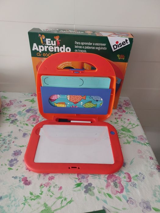 Jogo "Eu Aprendo a Escrever" marca Diset