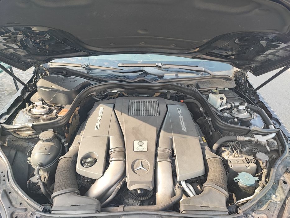 Mercedes E63 AMG 5.5 V8 biturbo 525cv
