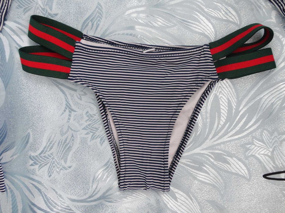 Стильний жіночий купальник роздільний 38 розмір.