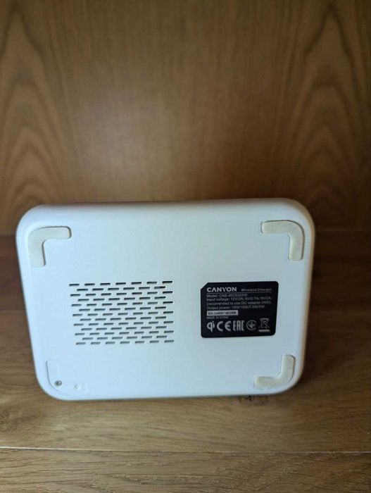 Canyon Wireless Charger (Model: CNS-WCS303) - Universal Charging Dock