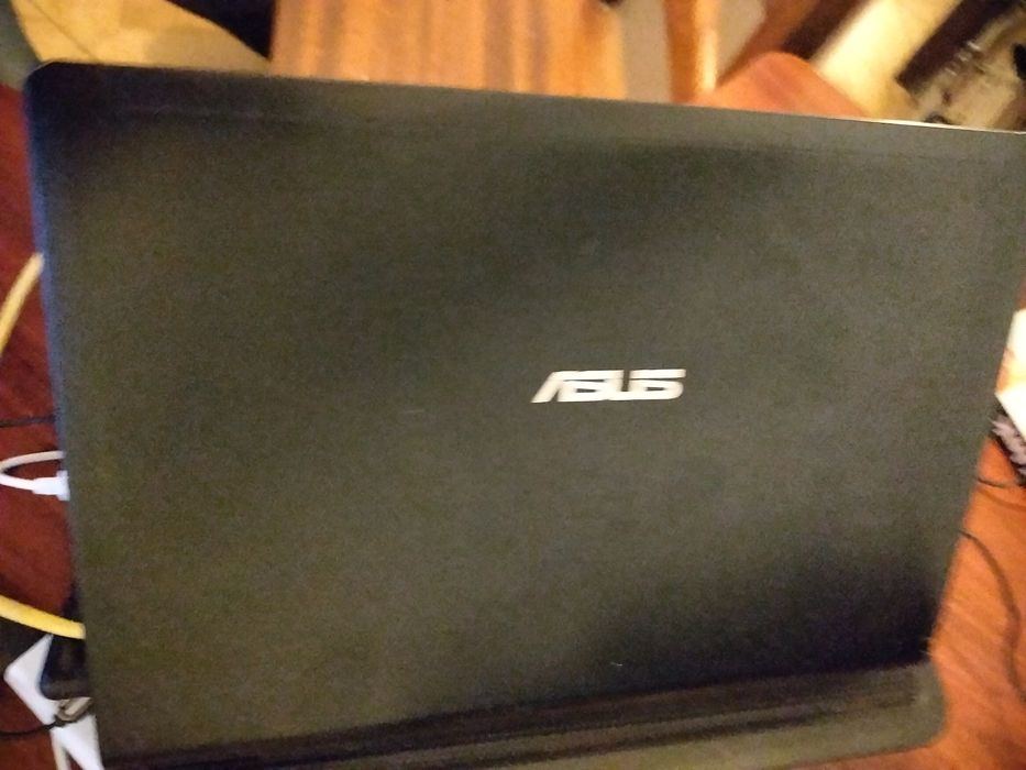 PC "ASUS" i3 de CPU
