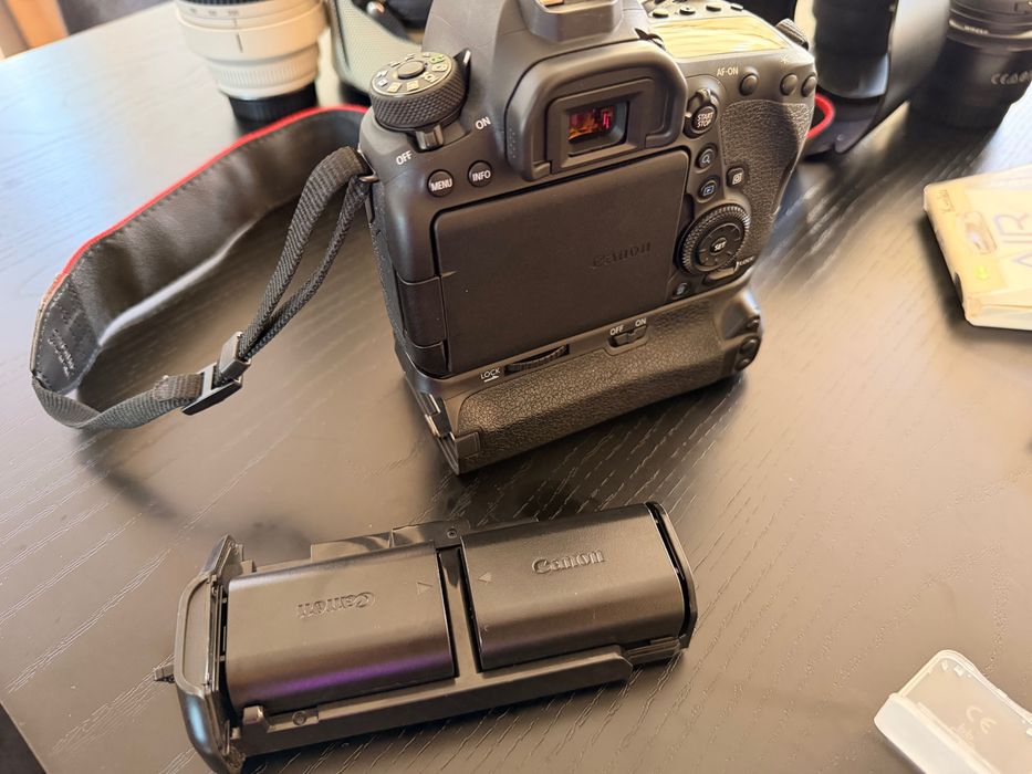 Canon EOS 6D Mark II | 9.000 disparos + Lentes + Grip + Flash + Kit Completo