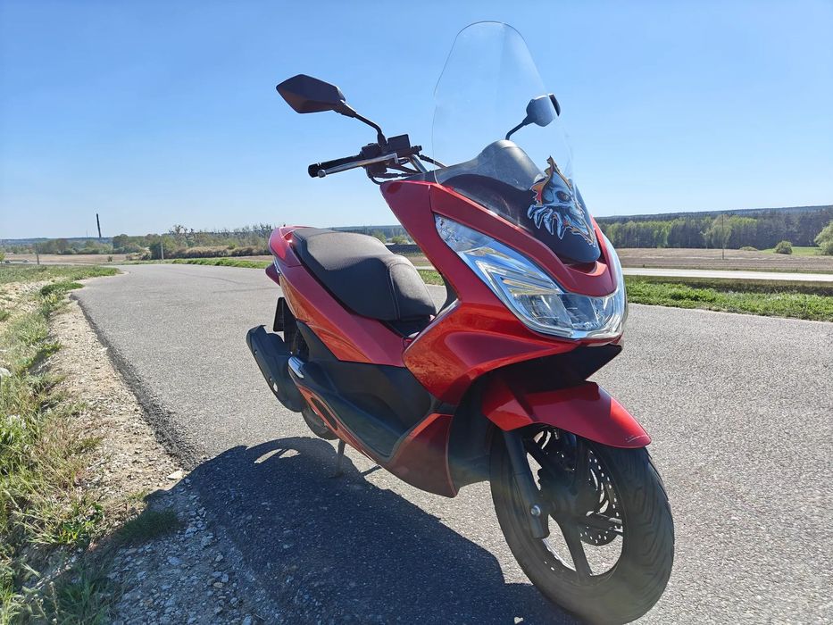 Honda PCX Honda PCX 125, w pełni sprawna i gotowa do jazdy.