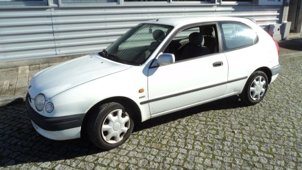 Toyota Corolla E11 2.0D 3P 1998 - Para Peças