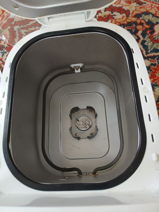 Хлібопічь Saturn ST-EC0126