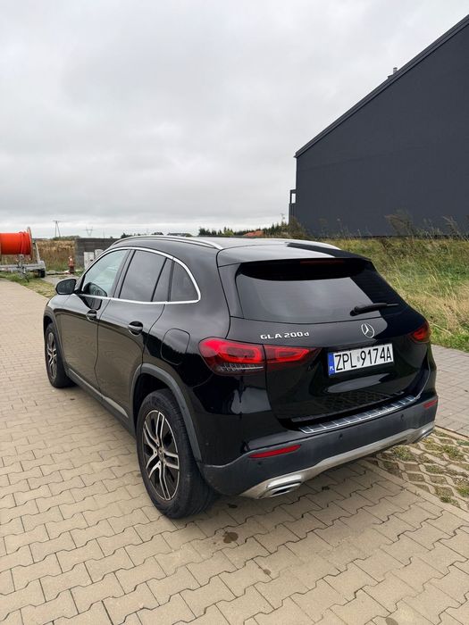 Mercedes-Benz GLA Duży MBUX Niski przebieg CarPlay Android Auto