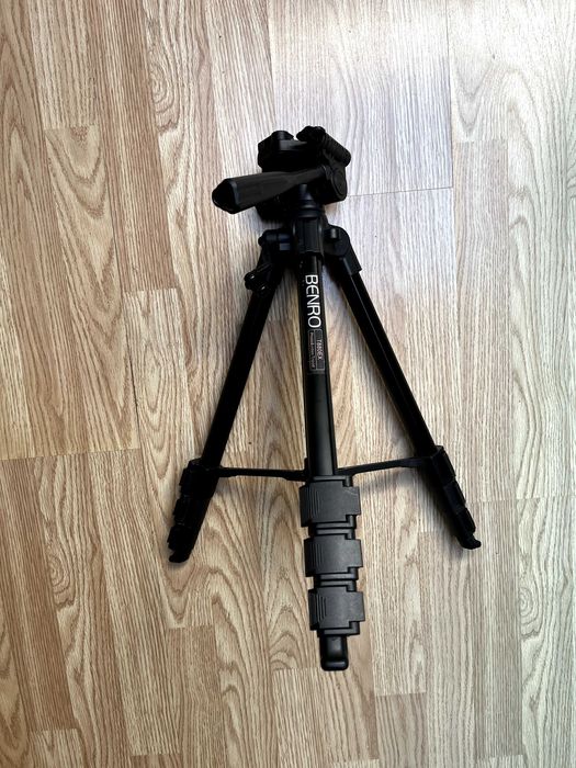 Tripé p/ máquina fotográfia BENRO