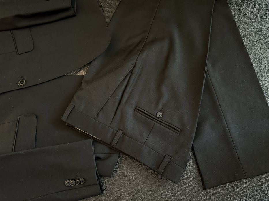 Новий класичний діловий чоловічий костюм