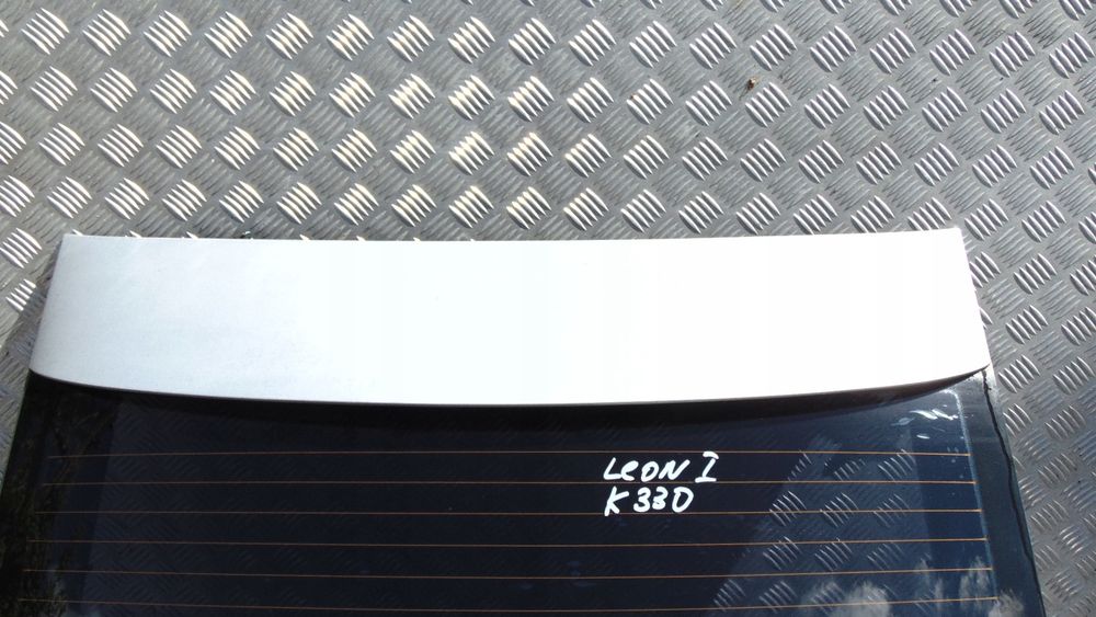klapa bagażnika seat leon i srebrna