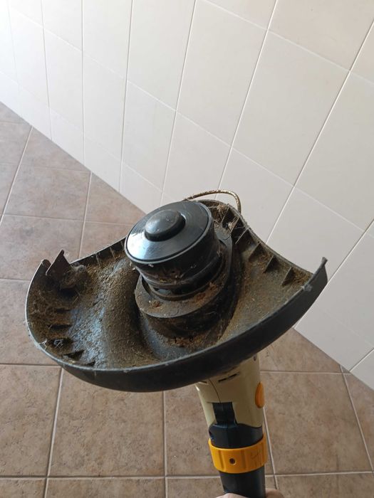 aparador de relva Ryobi