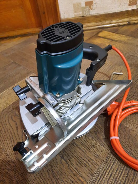 Зроблено в West Germany!!Дискова пила Black & Decker DN 57,800вт,диск 156мм